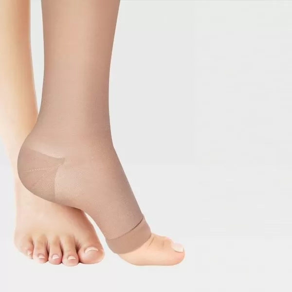 Гольфы компрессионные IDEALISTA ID-210T женские 2 класс компрессии с открытым носком полупрозрачные цвет карамель 