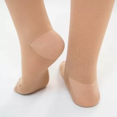 Чулки компрессионные Evolution ТК.931 унисекс 1 класс компрессии с закрытым носком и гладкой резинкой цвет бежевый